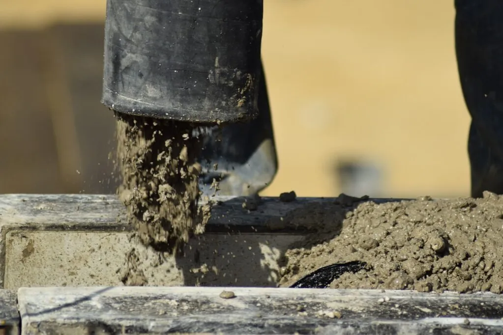 Zdjęcie Ile schnie beton B30? Poznaj kluczowe czynniki wpływające na utwardzanie