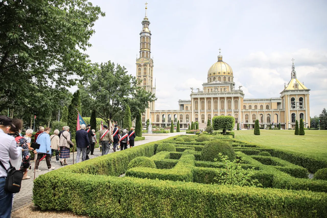 Zdjęcie Sanktuarium Matki Bożej Królowej Polski - historia, miejsca i pielgrzymki