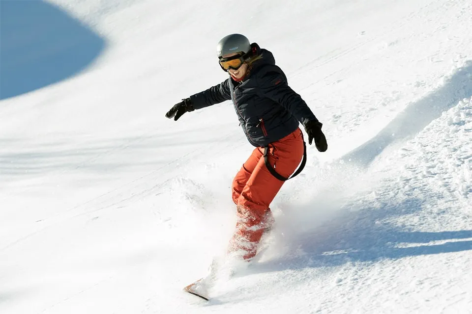 Zdjęcie Narty czy snowboard co szybsze? Odkryj prawdę o prędkości!