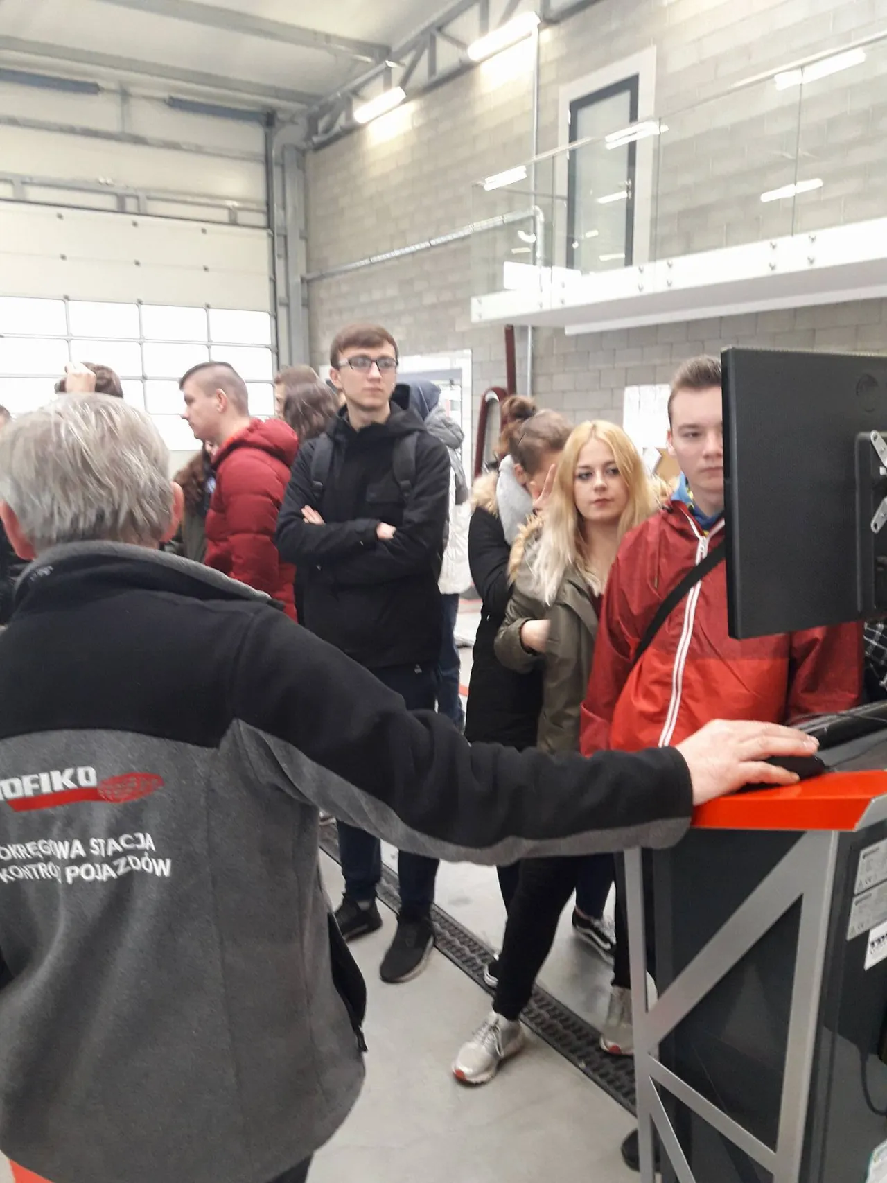 Zdjęcie Co robi spedytor na praktykach? Odkryj obowiązki i umiejętności