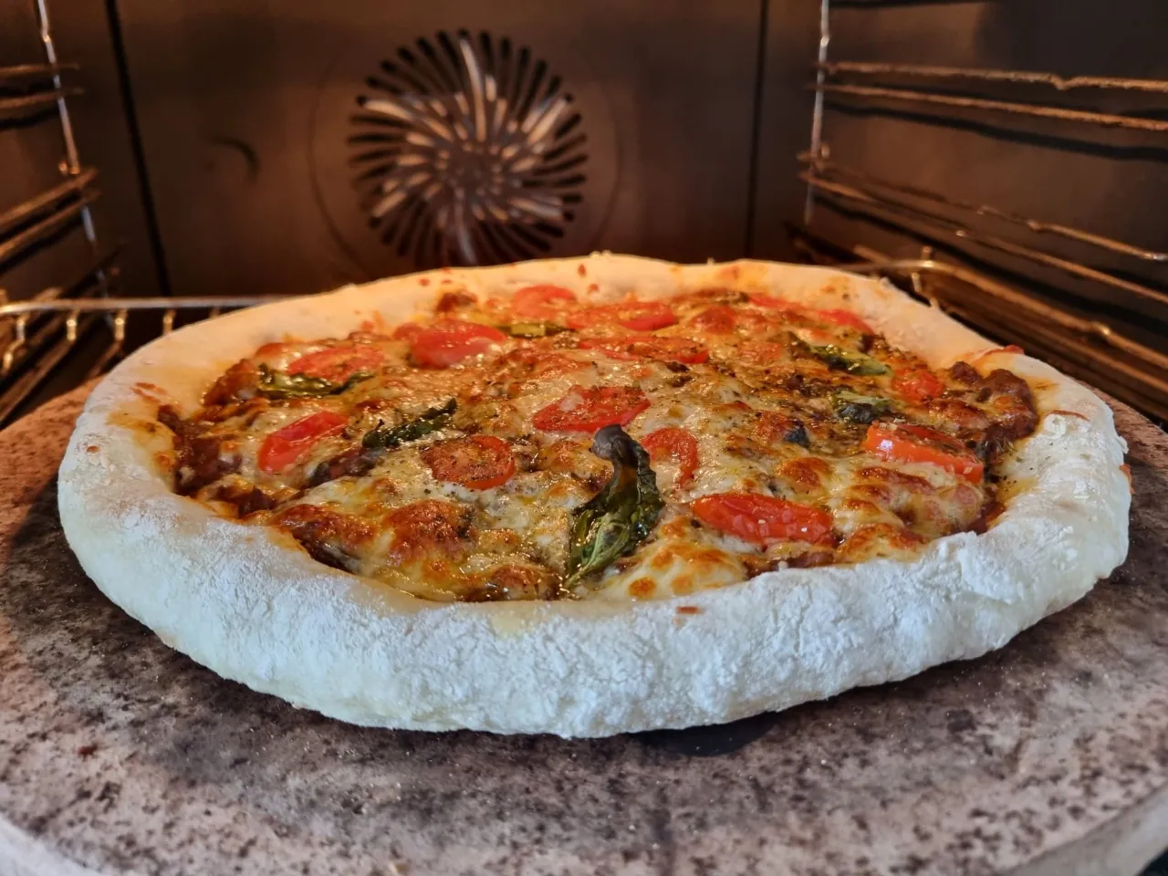 Zdjęcie Jak idealnie piec pizzę w Thermomixie – czas i temperatura, które zaskoczą