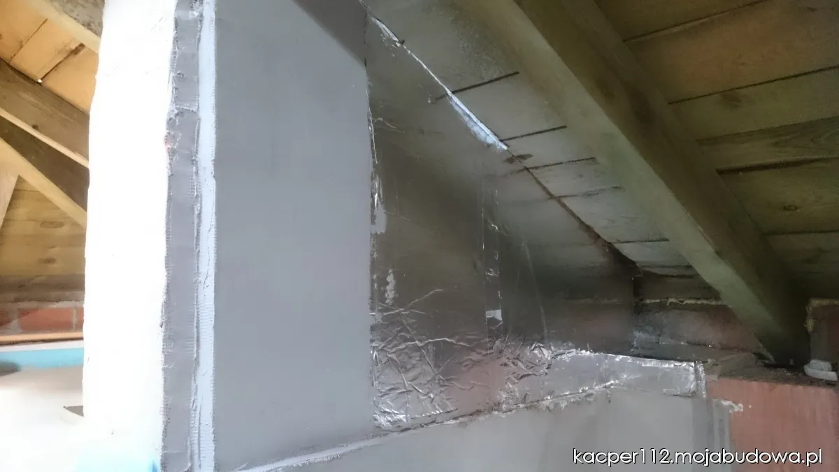 Zdjęcie Jak ocieplić komin na strychu, aby poprawić efektywność energetyczną?