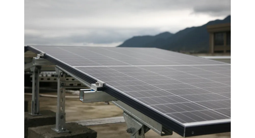 Zdjęcie Hybrydowy inwerter solarny: Jak wybrać najlepszy model dla siebie?