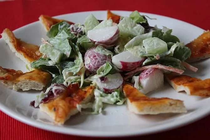 Zdjęcie Najlepsze sałatki do pizzy – proste przepisy, które zachwycą smakiem i lekkością