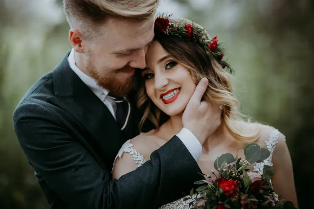 Zdjęcie Ile bierze fotograf za wesele? Sprawdź, co wpływa na ceny usług