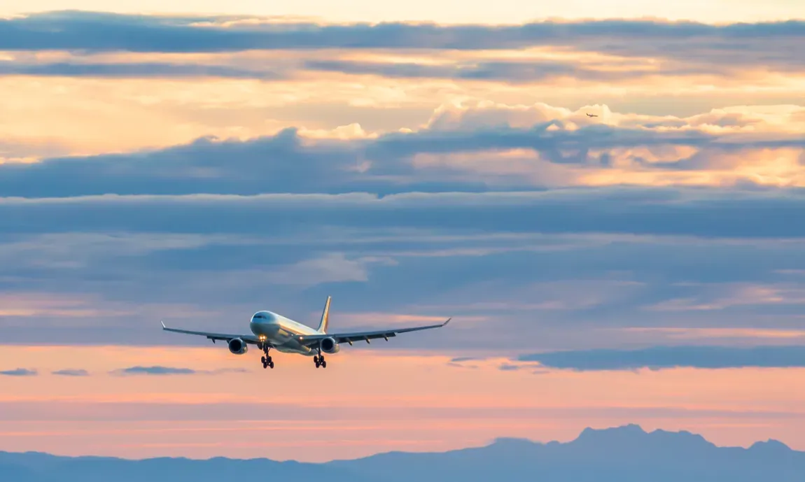 Zdjęcie Z jaką prędkością leci samolot Ryanair? Zaskakujące fakty o lotach