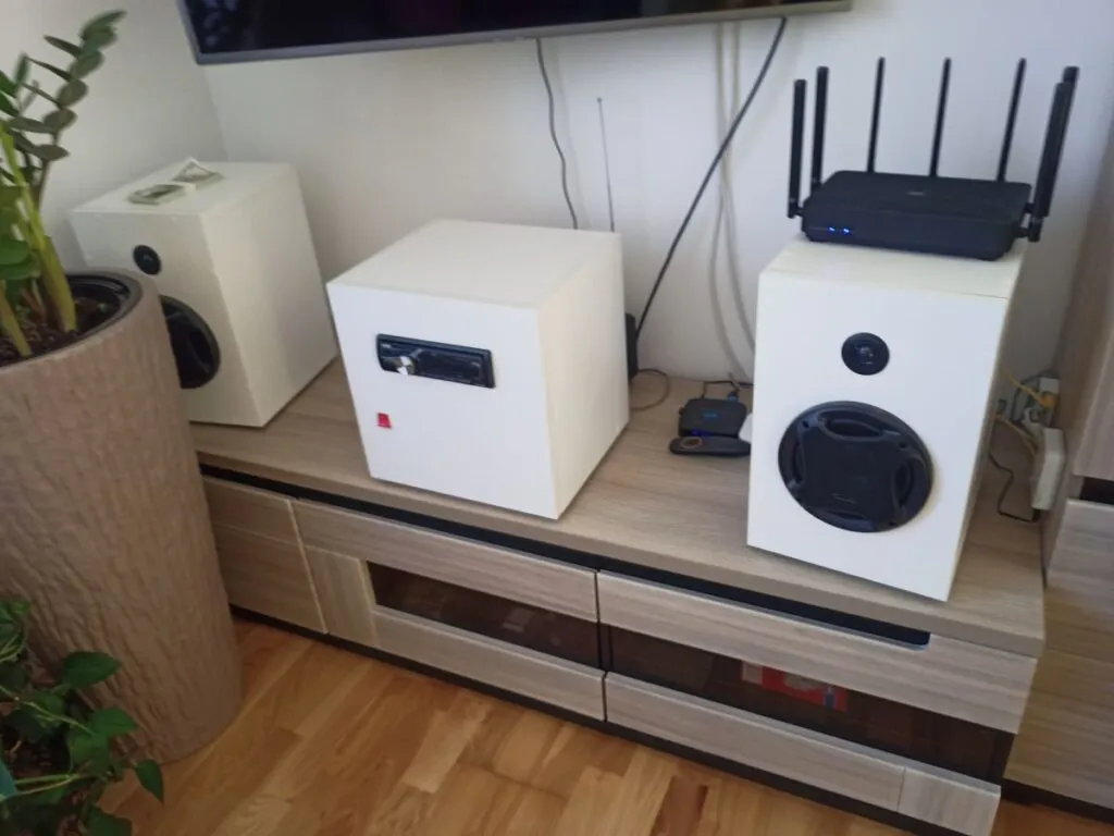 Zdjęcie Jak podłączyć radio samochodowe w domu – proste kroki i porady bezpieczeństwa
