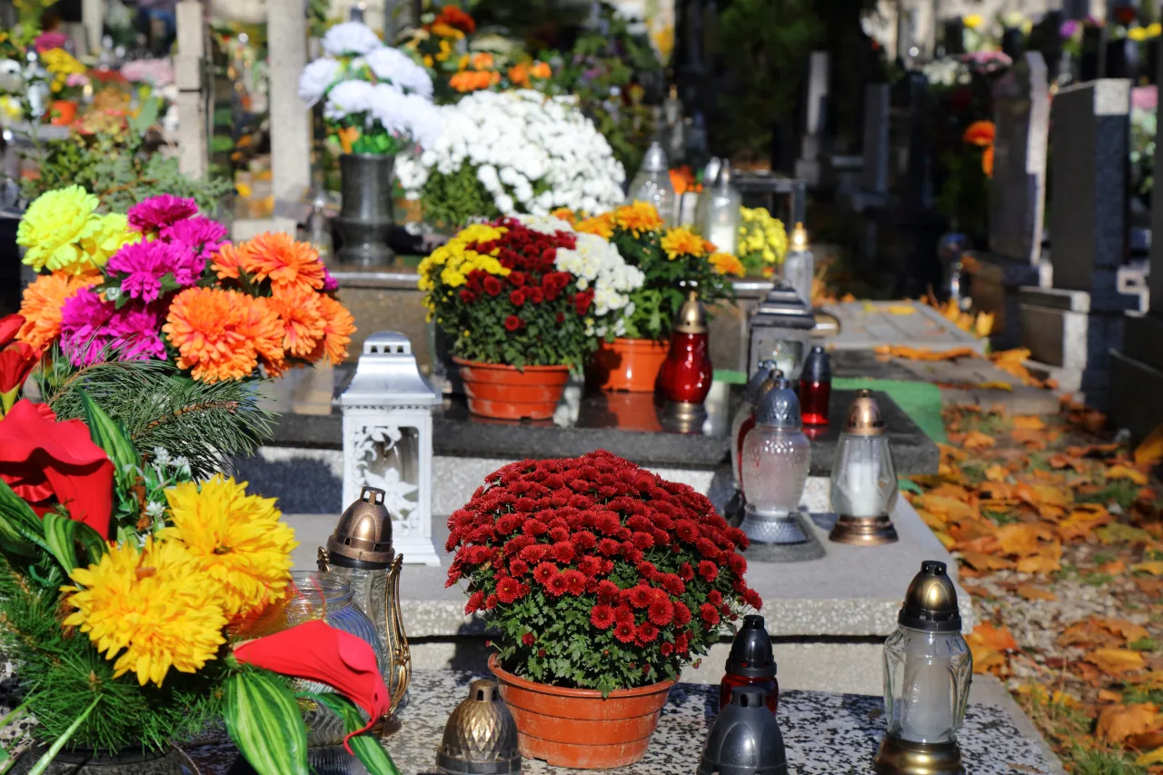 Zdjęcie Ile kosztuje pogrzeb? Zaskakujące ceny i ukryte wydatki w Polsce