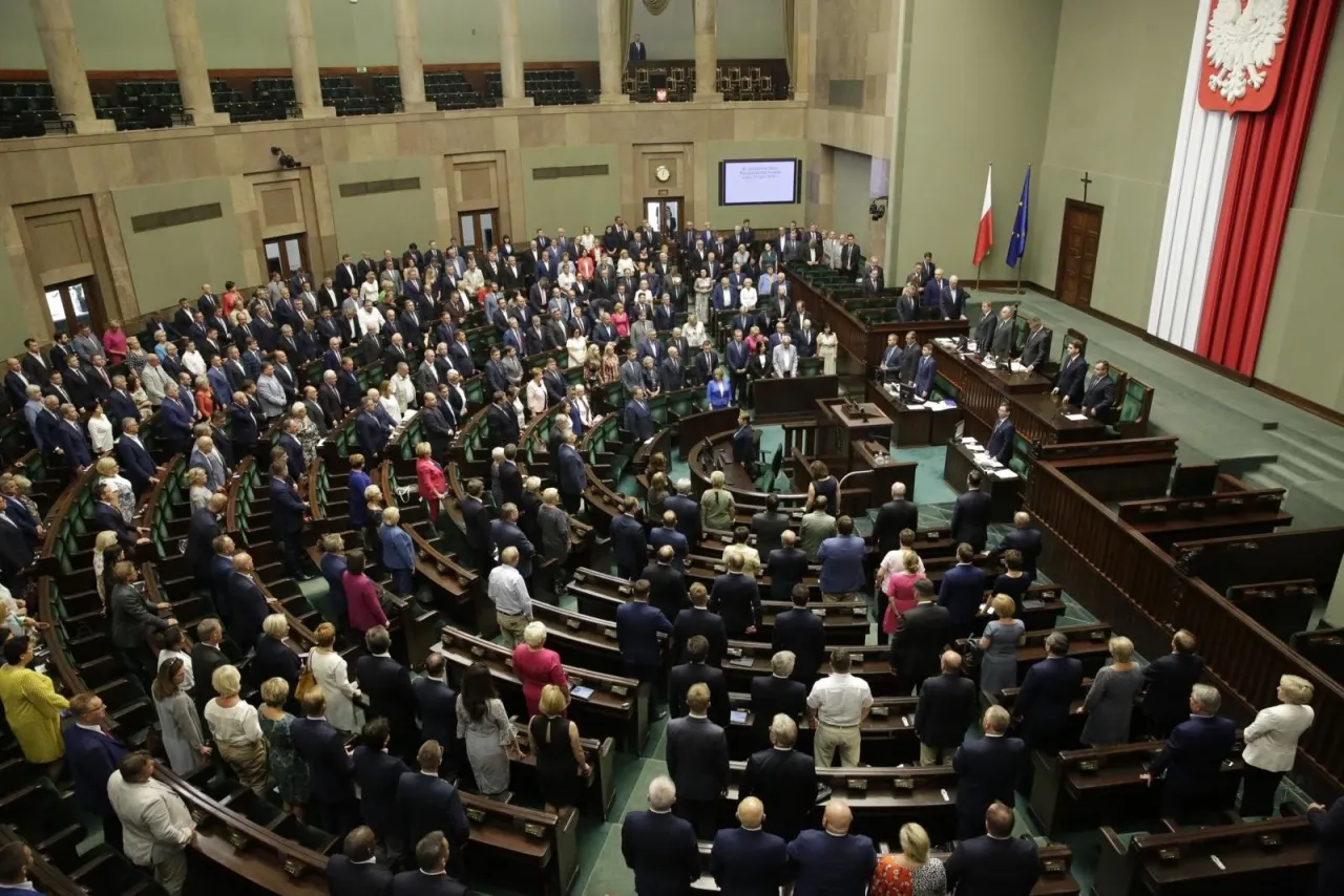 Zdjęcie Sejm i senat ile osób? Zaskakujące fakty o polskim parlamencie