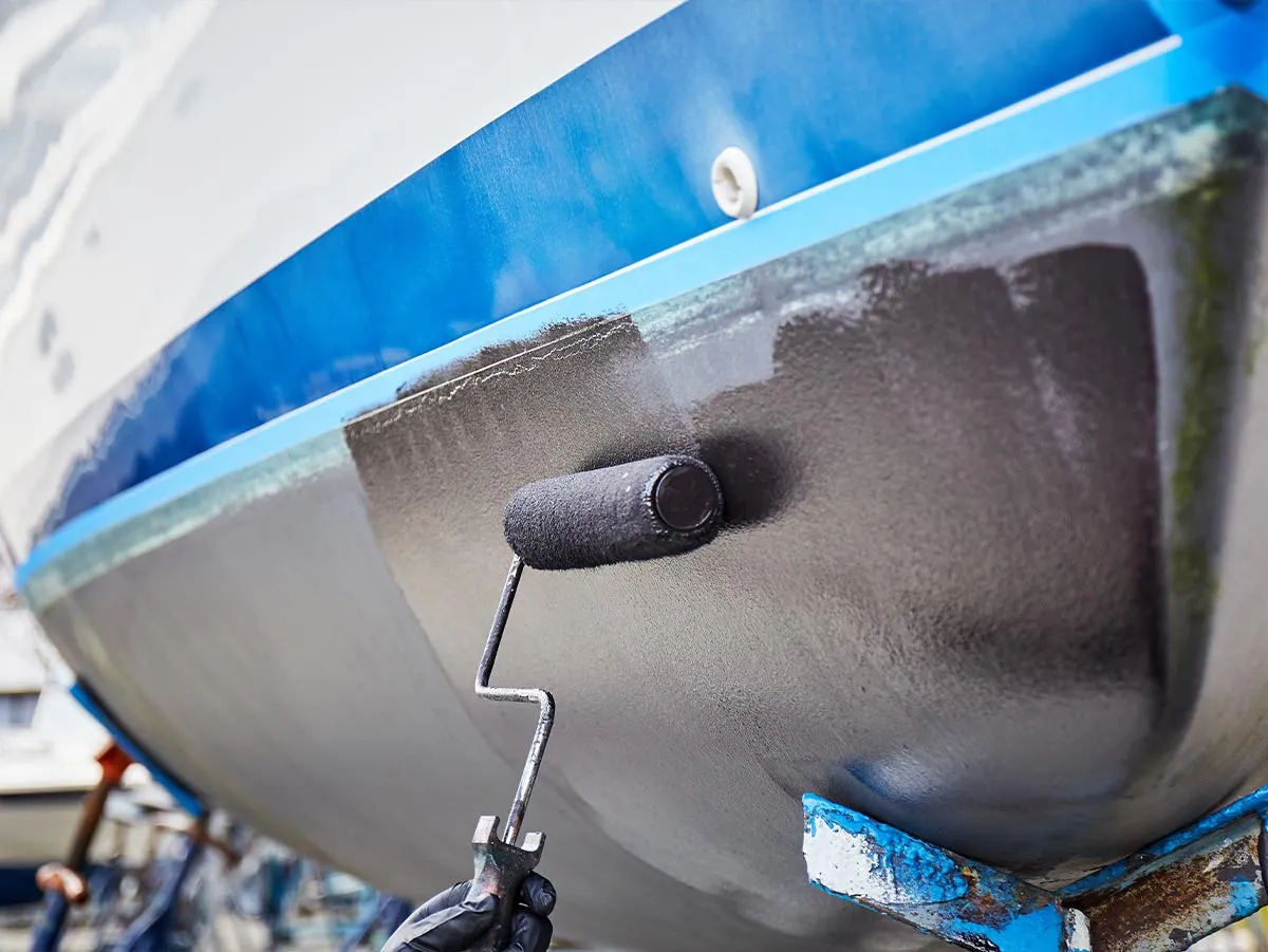 Zdjęcie Malowanie łodzi laminatowej: poradnik krok po kroku