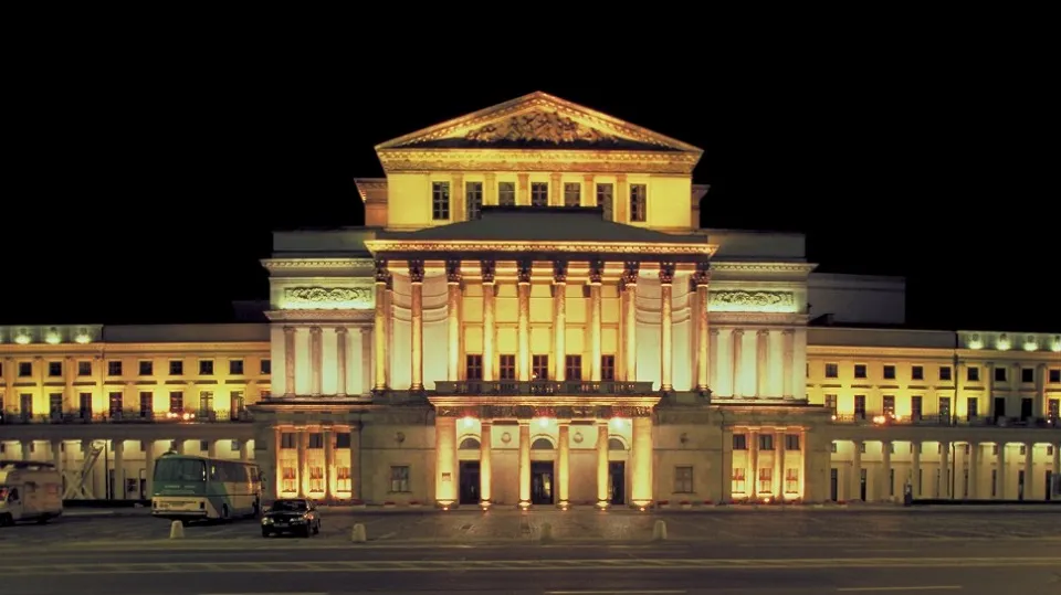 Zdjęcie Dlaczego warto chodzić do teatru? Odkryj korzyści i argumenty