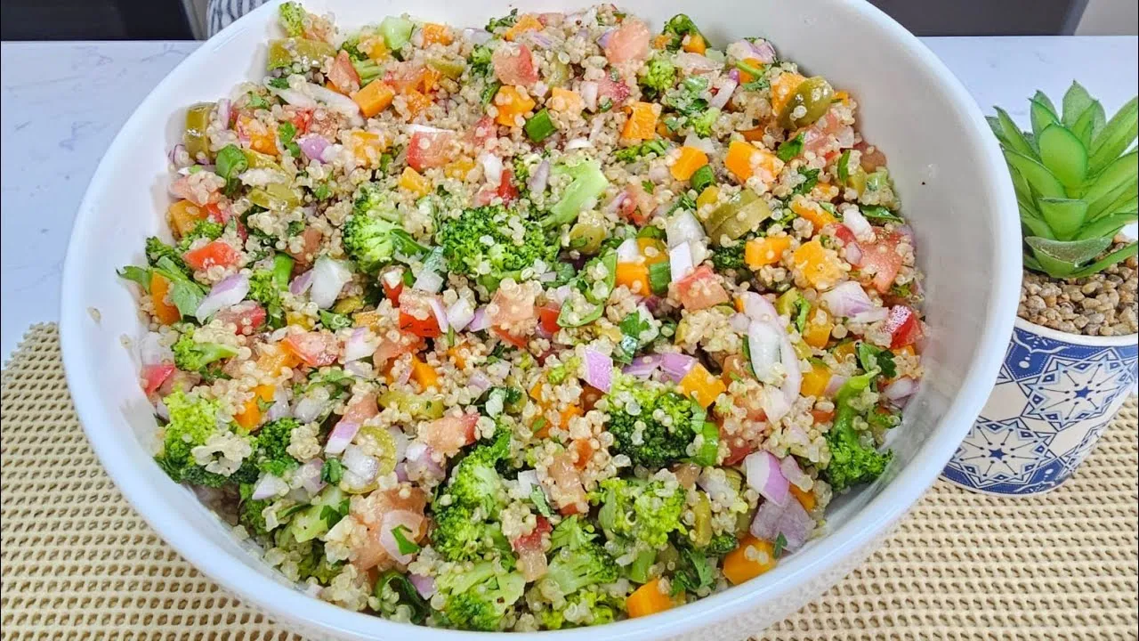 Zdjęcie Cómo hacer ensalada de quinoa deliciosa y saludable en pocos pasos