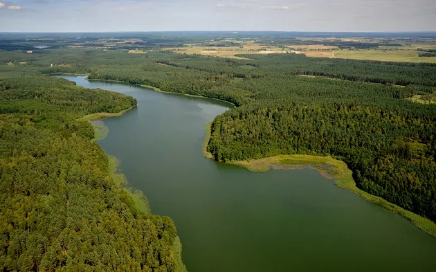 Zdjęcie Jezioro Dołgie Wielkie - odkryj jego tajemnice i atrakcje przyrodnicze
