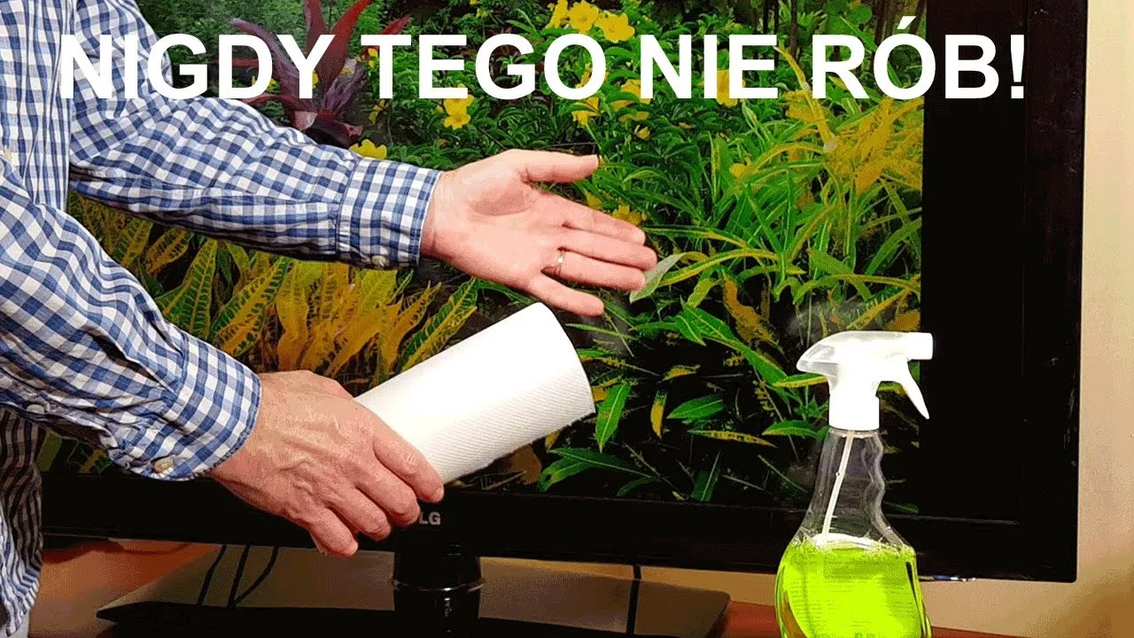 Zdjęcie Czym myć telewizor, aby uniknąć zarysowań i uszkodzeń ekranu?