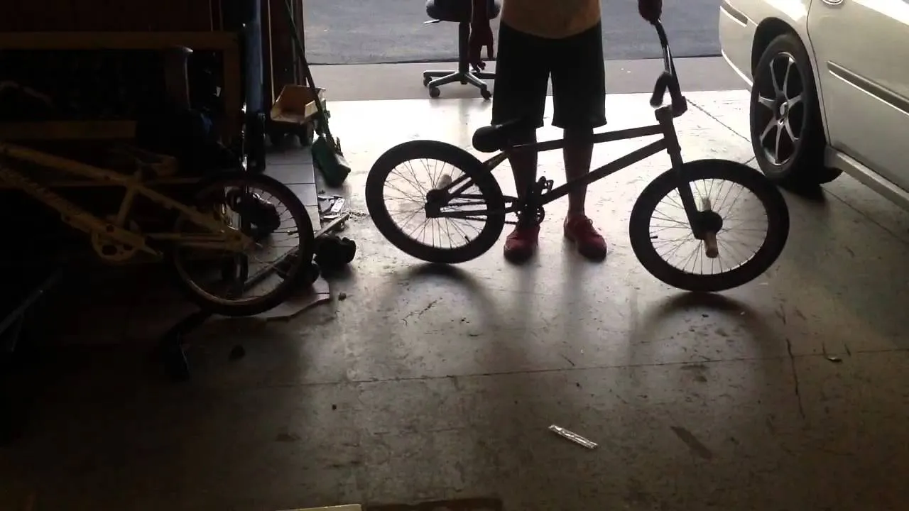 Zdjęcie Ile kosztuje rower bmx? Sprawdź ceny i uniknij złych wyborów
