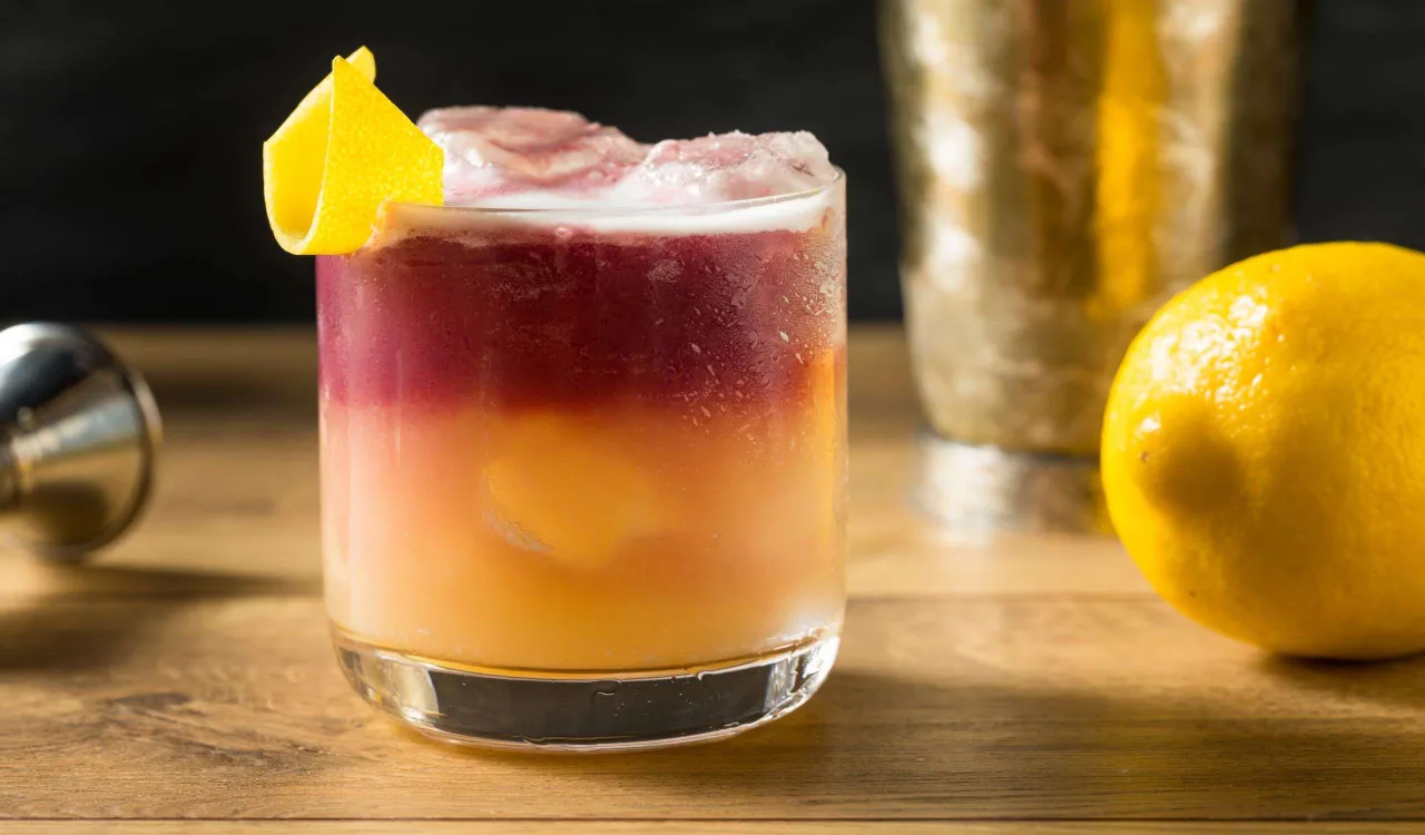 Zdjęcie Jak zrobić kolorowy drink, który zachwyci gości na każdej imprezie