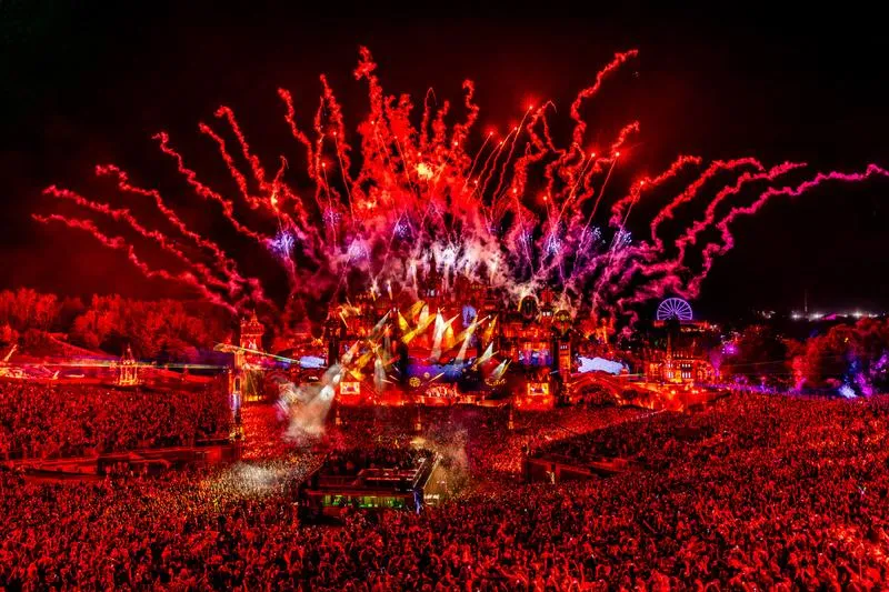 Zdjęcie Ile zarabia DJ na Tomorrowland? Stawki gwiazd i początkujących