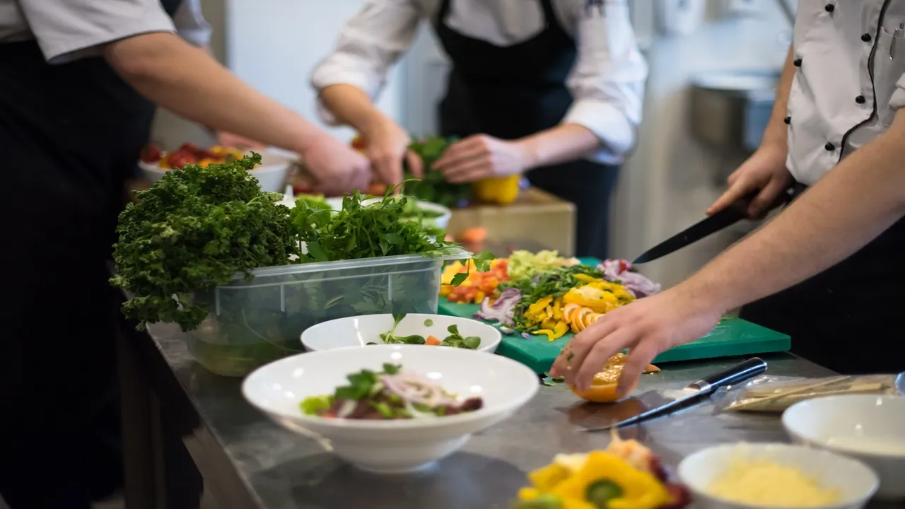 Zdjęcie Ile można zarobić na cateringu? Zaskakujące fakty o dochodach