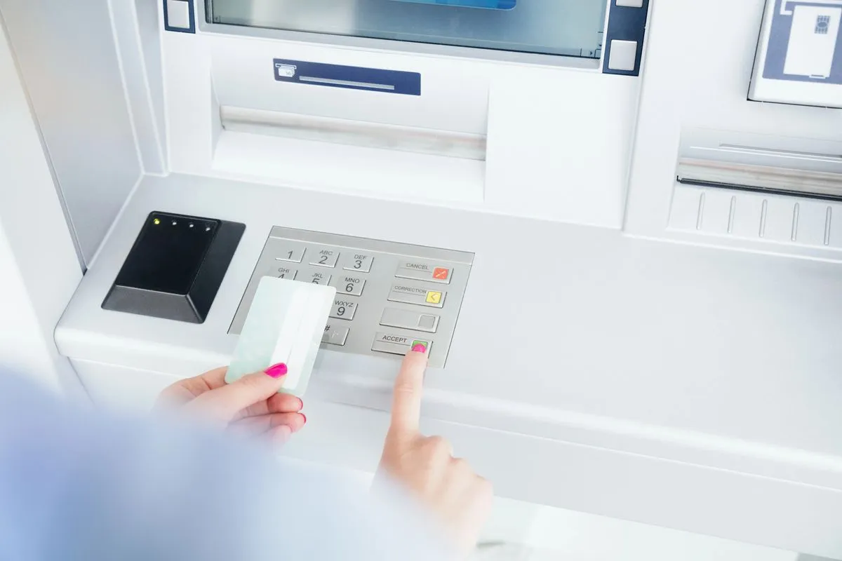 Zdjęcie Wpłatomat mBank ile czasu na księgowanie wpłaty? Sprawdź teraz!