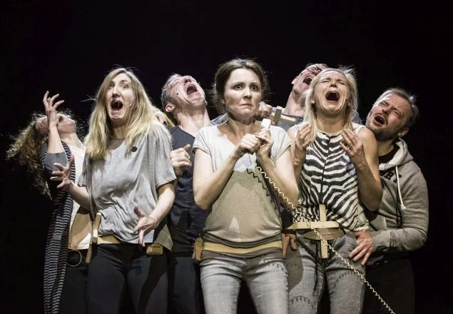 Zdjęcie Spektakl klątwa: kontrowersje, tematy i reakcje widzów w teatrze