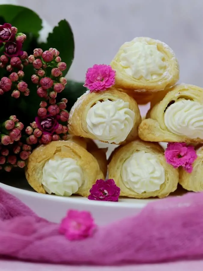 Zdjęcie Ile kcal ma rurka z kremem czekoladowym? Zaskakujące fakty o kaloriach