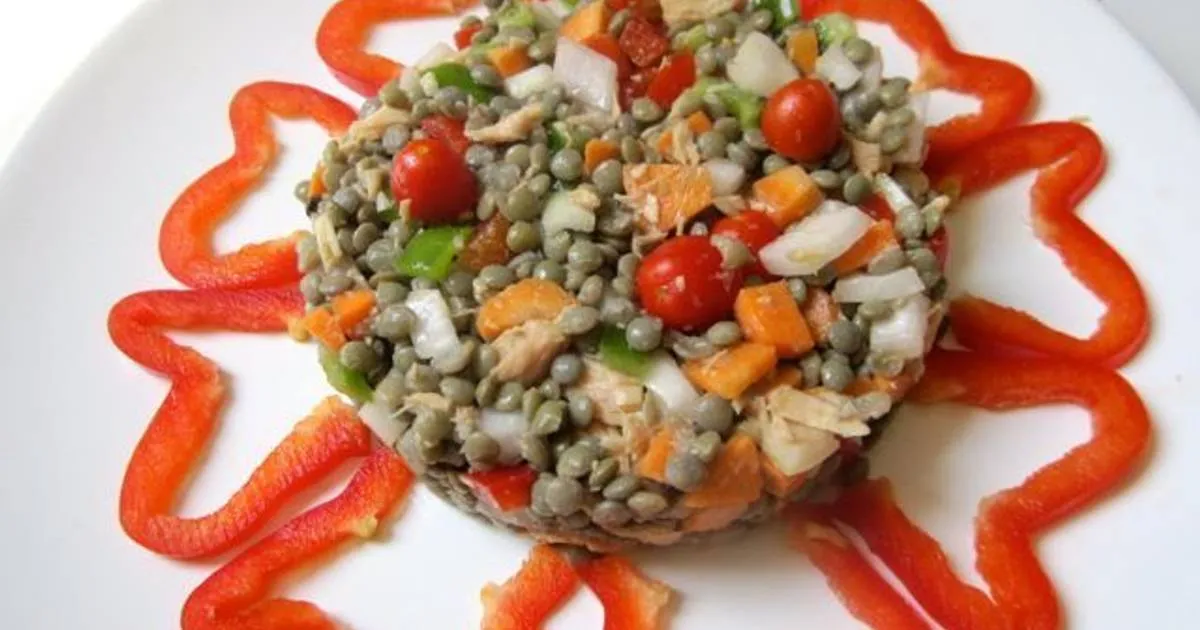 Zdjęcie Ensalada de lentejas con atún: receta fácil y saludable para disfrutar