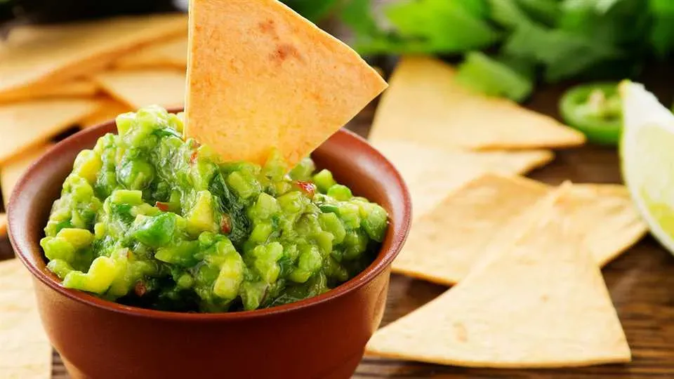 Zdjęcie Guacamole: Jak przechowywać, by zachować zieleń i świeżość na dłużej?