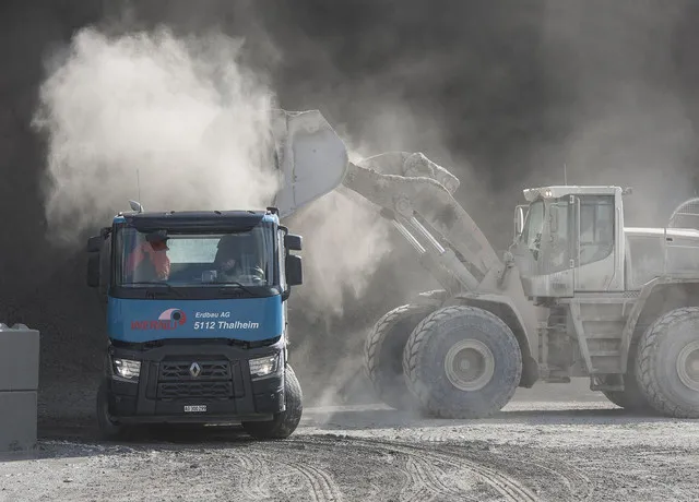 Zdjęcie Jak skutecznie usunąć cement z pomnika bez uszkadzania kamienia