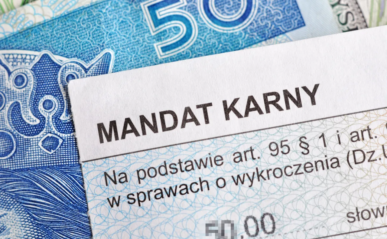 Zdjęcie Co jeśli zapłacę mandat po terminie? Sprawdź konsekwencje i ryzyko