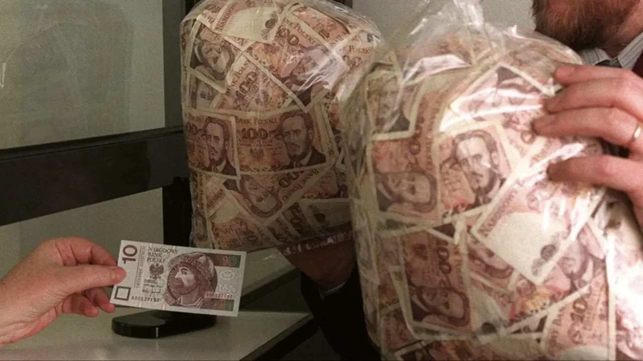 Zdjęcie W którym roku była zmiana pieniędzy i jak wpłynęła na Polskę?