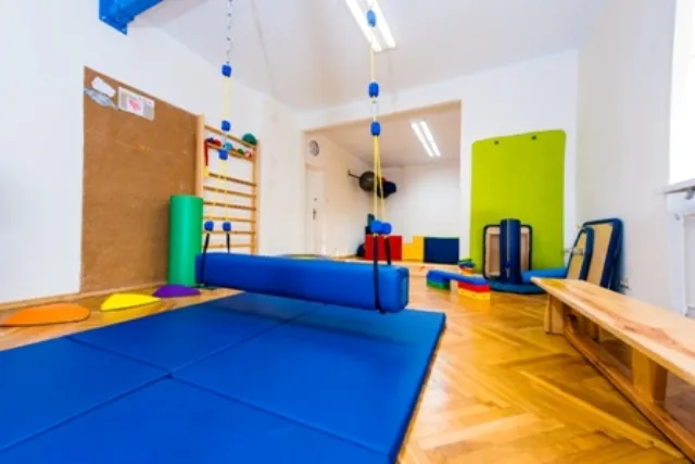 Zdjęcie Zaburzenia integracji sensorycznej u dorosłych – objawy i terapia, które zmieniają życie