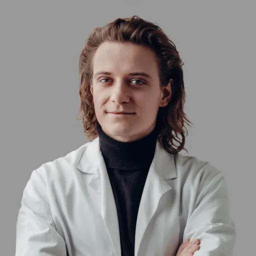 Zdjęcie Adam Mirek na TikToku: Kim jest popularny influencer i naukowiec?