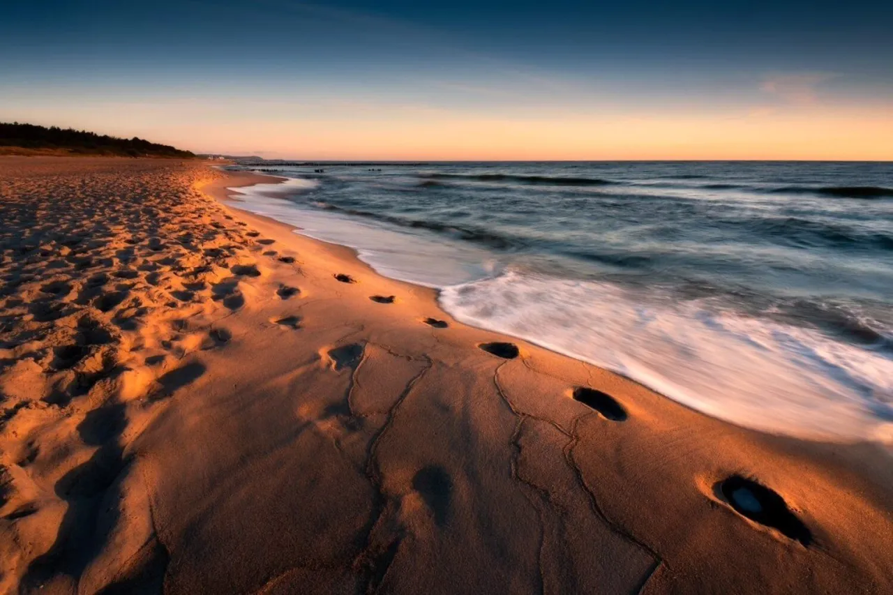 Zdjęcie Rumia ile do morza? Poznaj bliskość plaż i noclegi nad Bałtykiem