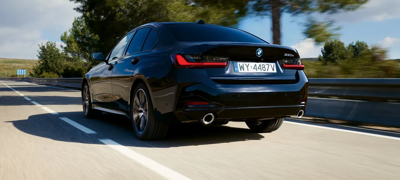 Zdjęcie BMW Seria 3: Sportowa elegancja i nowoczesne technologie