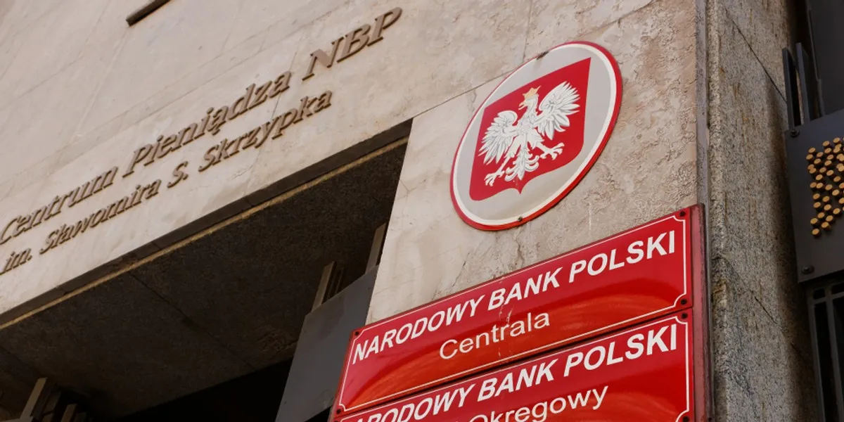 Zdjęcie Zarobki asystentek w NBP – zaskakujące wynagrodzenia i kontrowersje