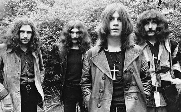 Zdjęcie Die faszinierende Welt der Musikrichtung Metal: Geschichte und Einfluss
