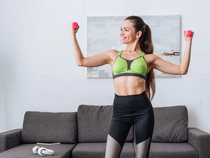 Zdjęcie CrossFit w domu: Przewodnik jak zacząć i trenować bezpiecznie