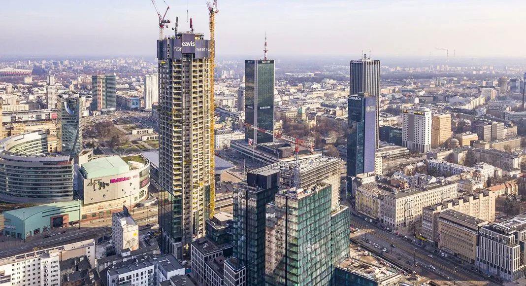 Zdjęcie Najwyższy budynek w Warszawie ile ma pięter? Zaskakujące fakty o Varso Tower