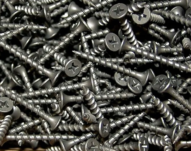 Zdjęcie Jakie wkręty do mocowania wieszaków wybrać, by uniknąć problemów?