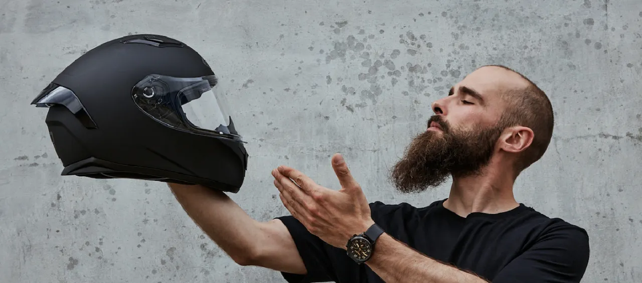 Zdjęcie Jak dobrać kask motocyklowy, aby zapewnić maksymalne bezpieczeństwo i komfort