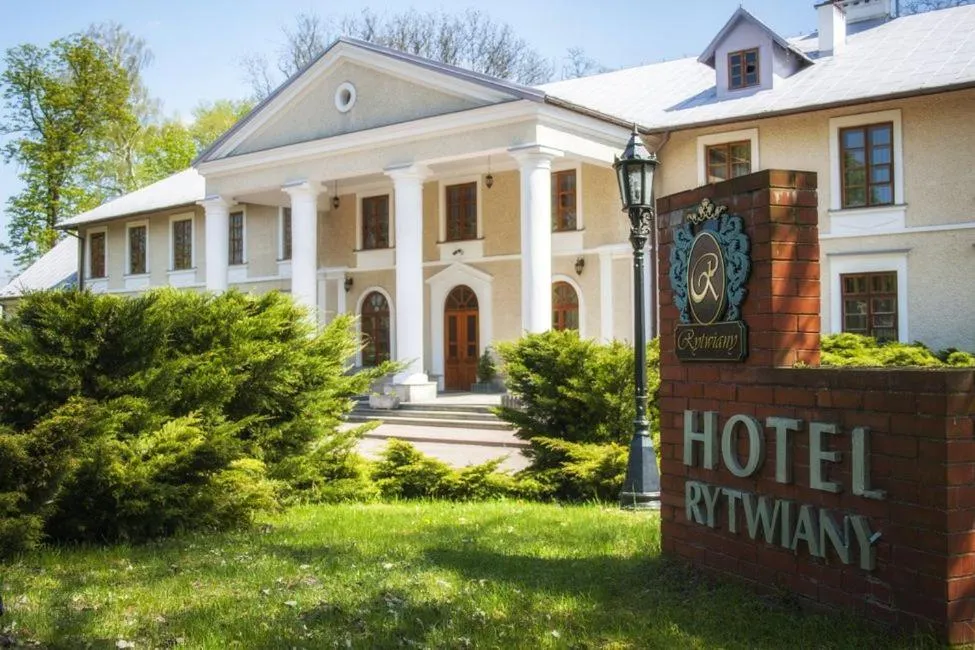 Zdjęcie Hotel rytwiany pałac: luksusowy kompleks w zabytkowej rezydencji