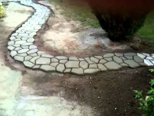 Zdjęcie Jak zrobić chodnik z formy do betonu - uniknij najczęstszych błędów