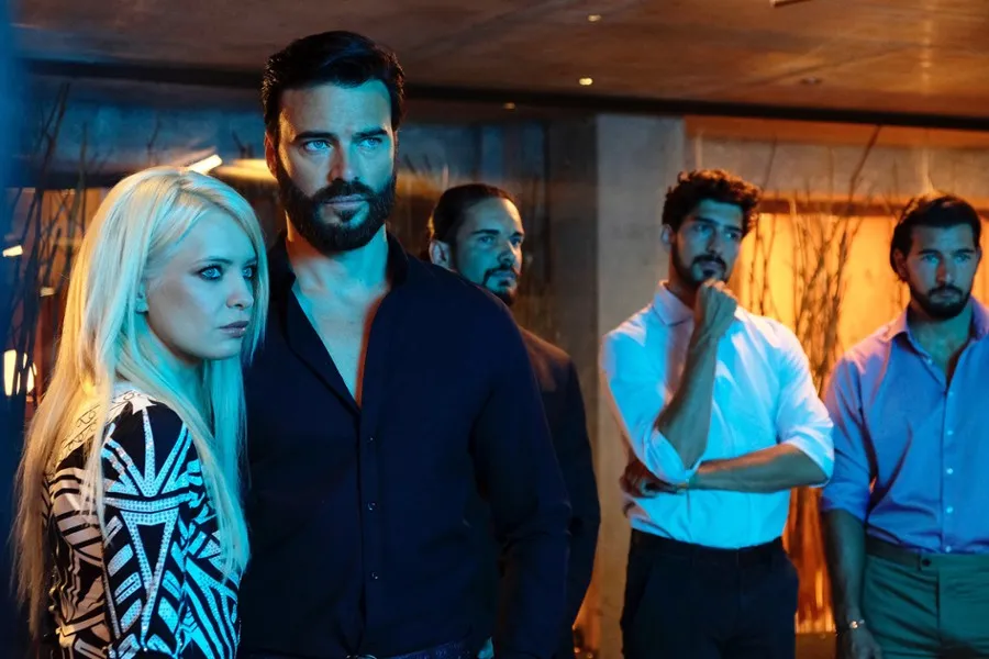 Zdjęcie Dziewczyny z Dubaju: Gdzie Legalnie Obejrzeć Ten Głośny Film?