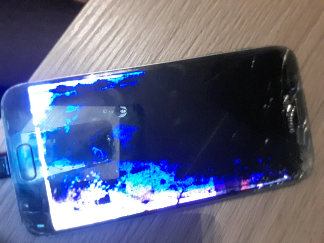 Zdjęcie Jak naprawić rozlany ekran telefonu i uniknąć kosztownych napraw