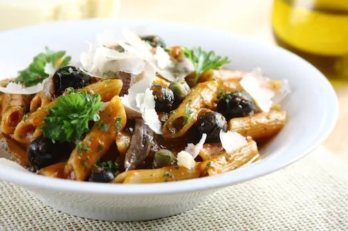 Zdjęcie Prosty przepis na makaron penne z serem – jak zrobić idealne danie w domu