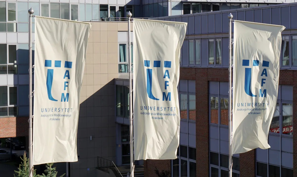 Zdjęcie Uniwersytet Frycz: Kluczowe informacje o studiach i rekrutacji