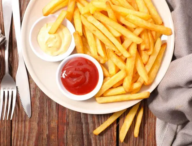 Zdjęcie Szybkie i proste sposoby na frytki – co do frytek na szybko?