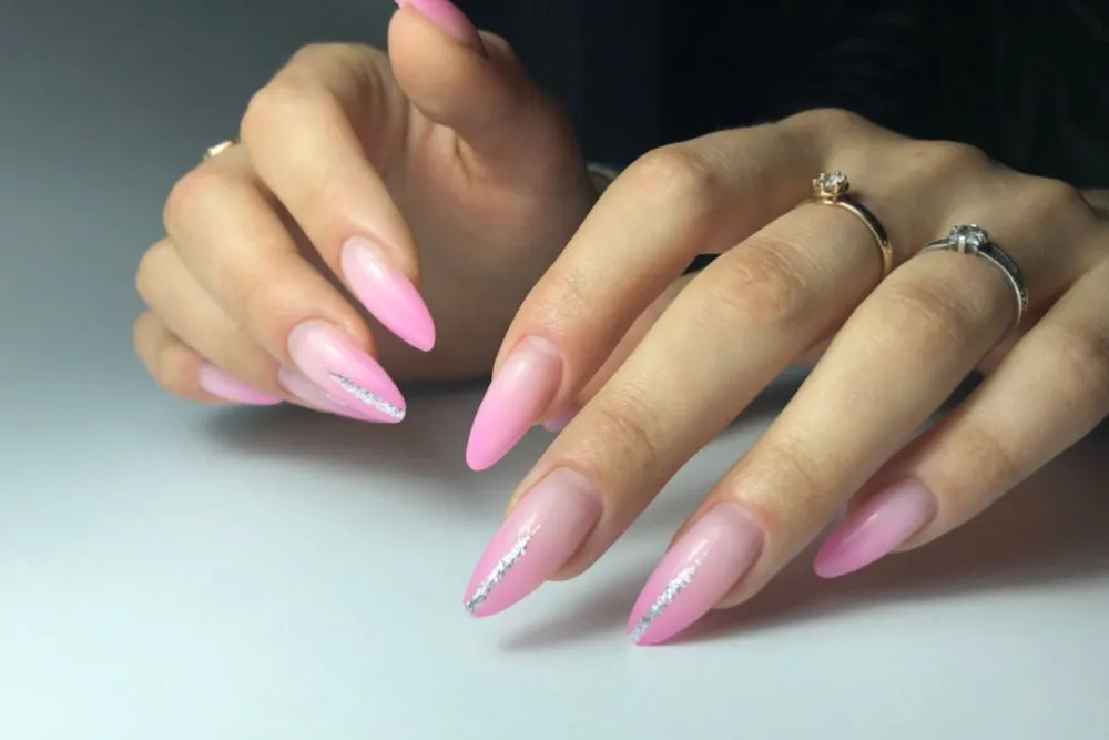 Zdjęcie Czy manicure żelowy jest szkodliwy? Odkryj ryzyka i korzyści