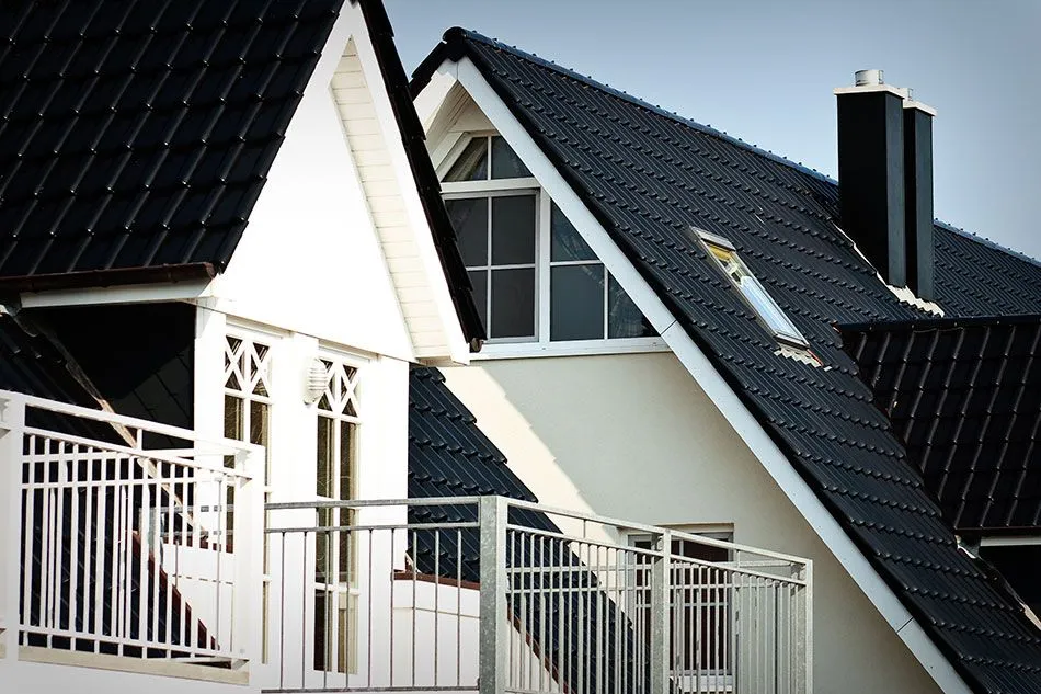 Zdjęcie Czarny dach jaka elewacja – idealne kolory, które zachwycą każdego