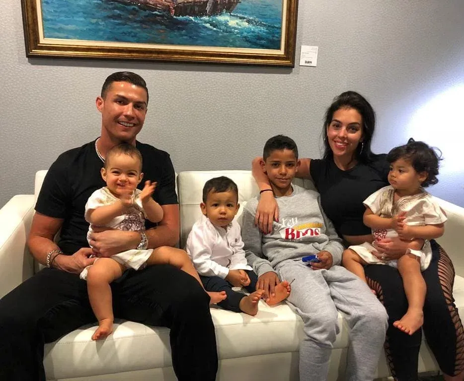 Zdjęcie Tajemnice życia rodzinnego Ronaldo: Poznaj jego dzieci i ich historie